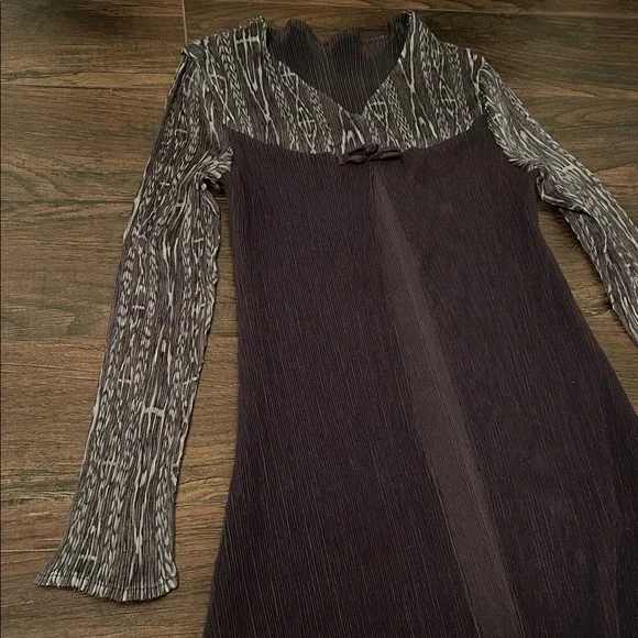 PLEATS PLEASE STYLE DRESS - Picture 4 of 8